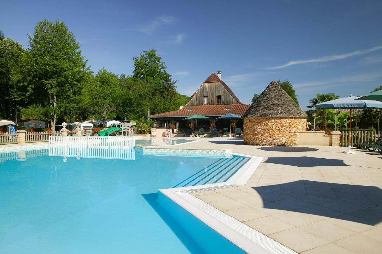 Отель Camping Sunissim Le Moulin Du Roch 5 Stars By Locatour Сарла-ла-Канеда Экстерьер фото